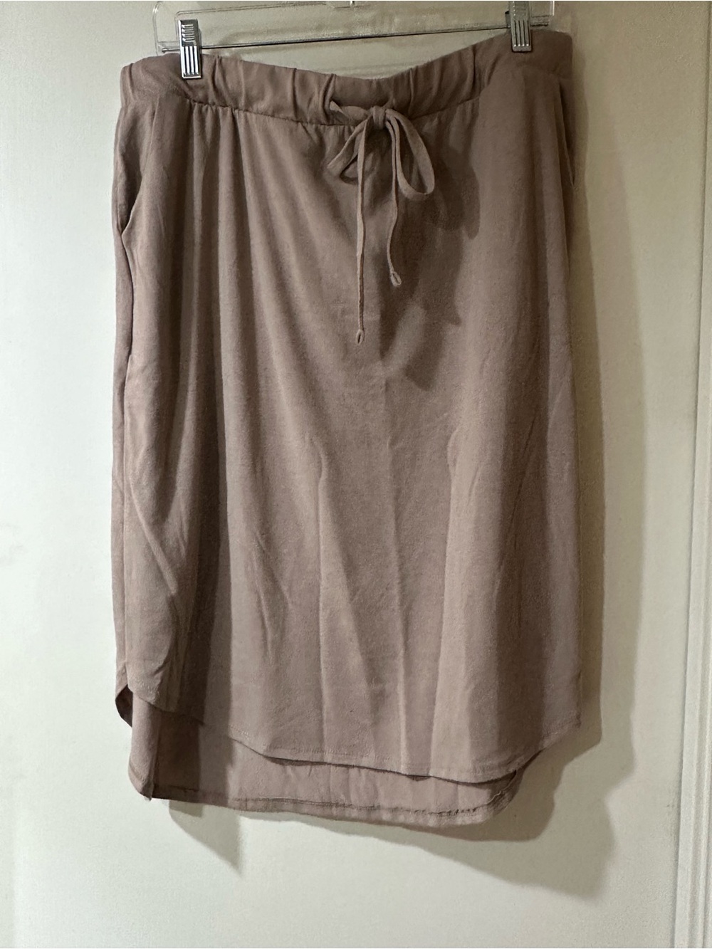 Zenana Outfitters High-Low Drawstring Skirt in Taupe